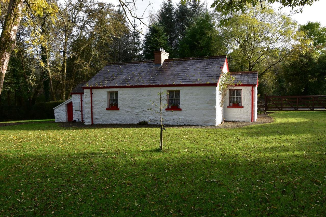 Railway Crossing Cottage Murlas Bridge Exterior photo